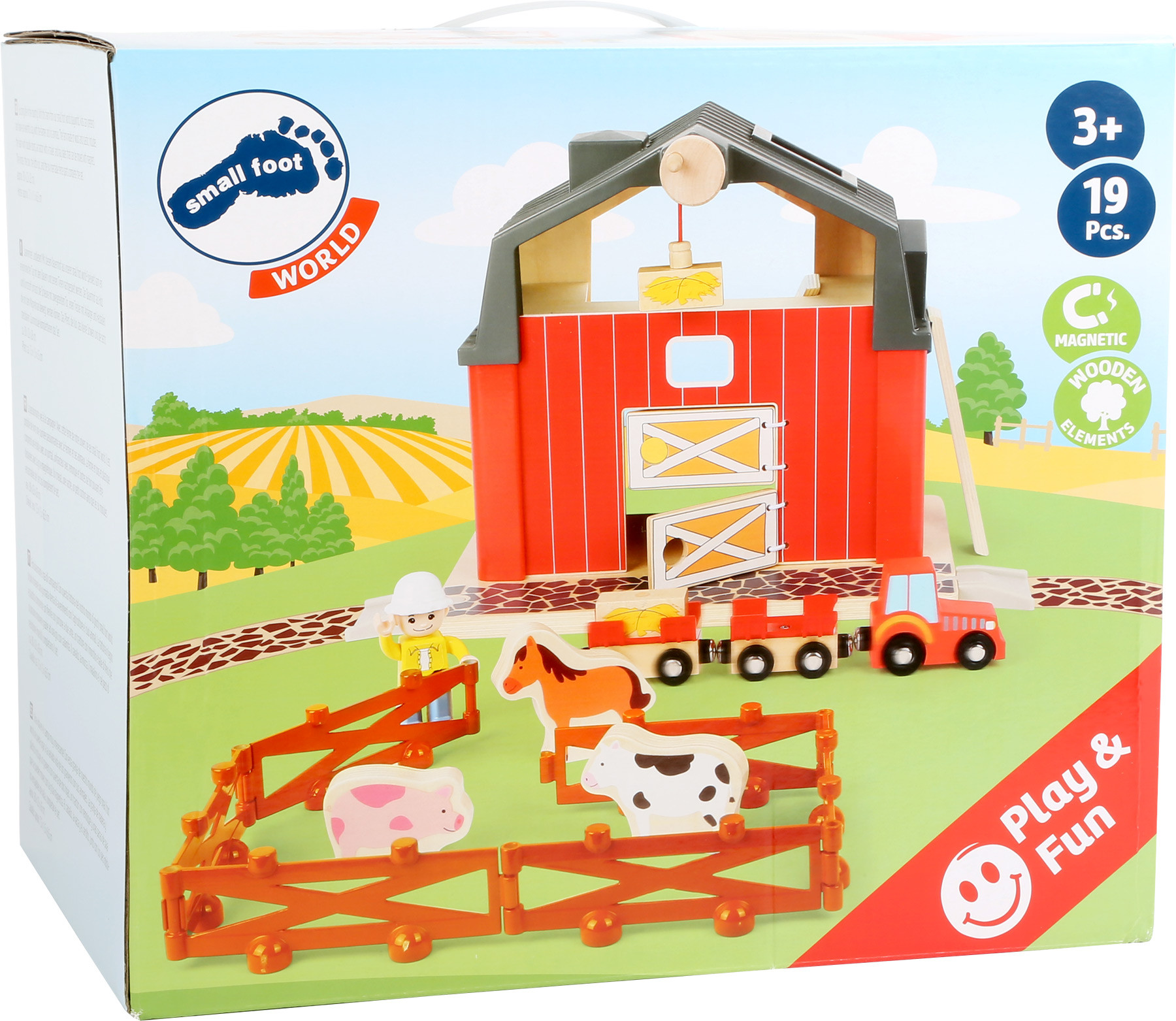 Houten boerderij bij treinrails
