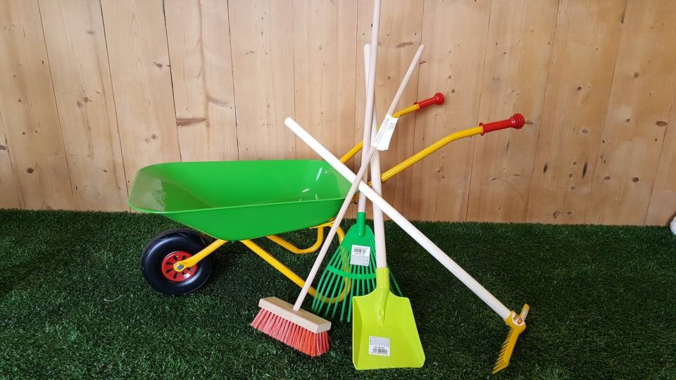 Kindertuingereedschapset met kruiwagen van metaal - groen