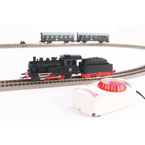 Piko H0 Startset - Stoomlocomotief met twee personenwagons - (57112) - sfeerfoto